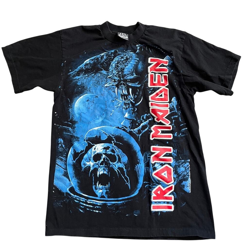 Iron Maiden the final frontier t-shirt black , red, blue size medium